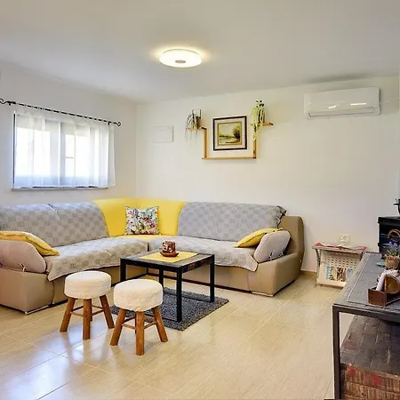 House Sandi Tatil Evi *