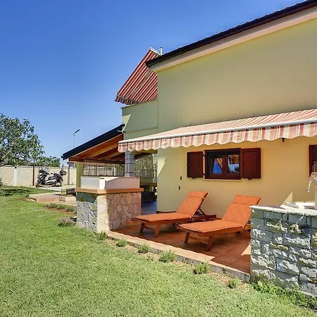 Ferienhaus Sandi