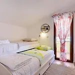 House Sandi Holiday home *